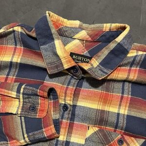 Burton Snowboards Button Up Flannel Shirt Womens XL Plaid Durable‎ Goods